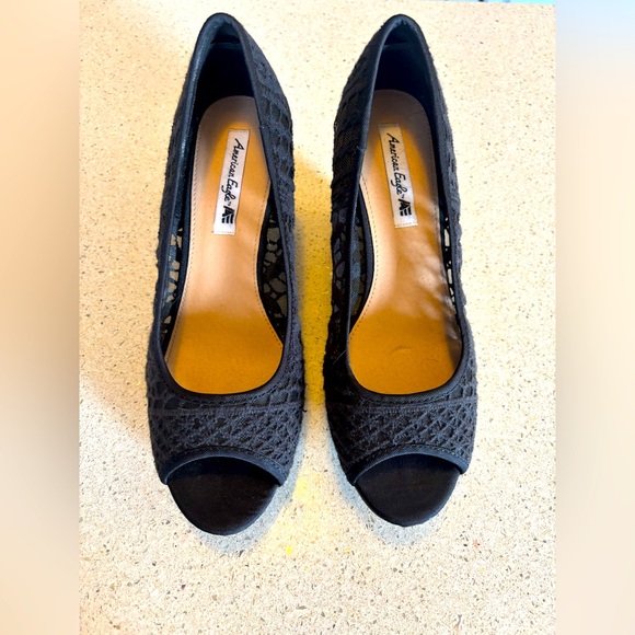 American Eagle Black Peep Toe wedges, size 9 - Picture 1 of 7